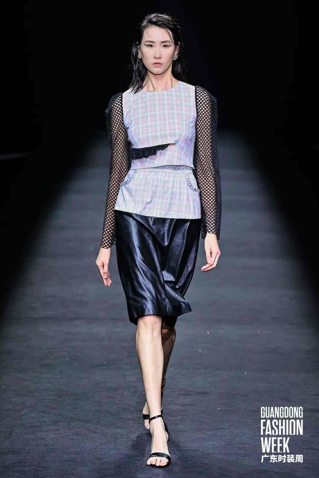 中韩时尚品牌联名发布秀展现跨文化潮流对话-美派服饰网(图6) 图片