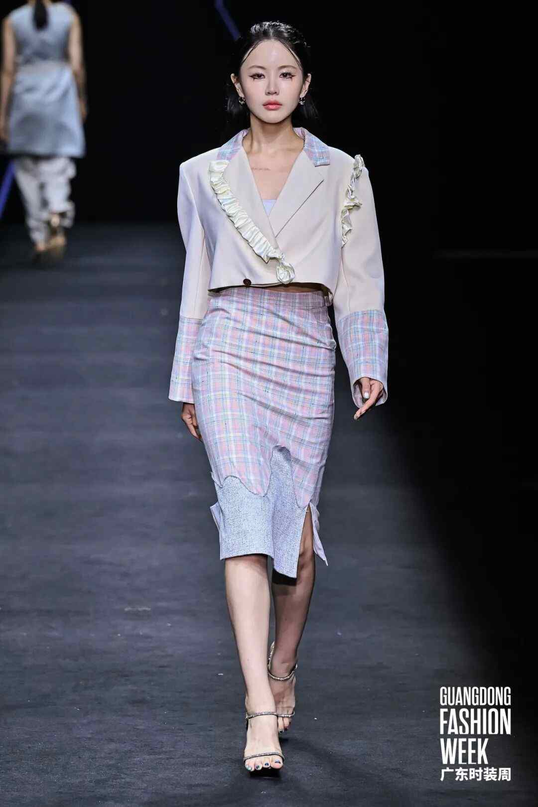 中韩时尚品牌联名发布秀展现跨文化潮流对话-美派服饰网(图7) 图片