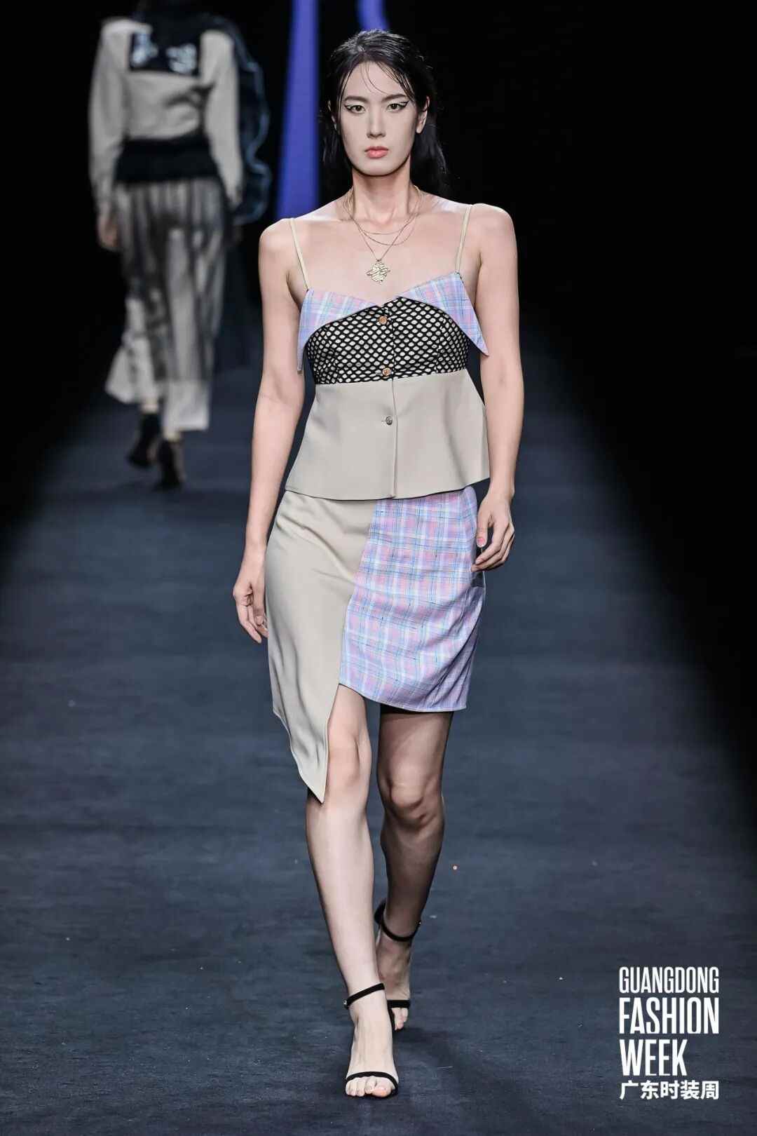 中韩时尚品牌联名发布秀展现跨文化潮流对话-美派服饰网(图9) 图片