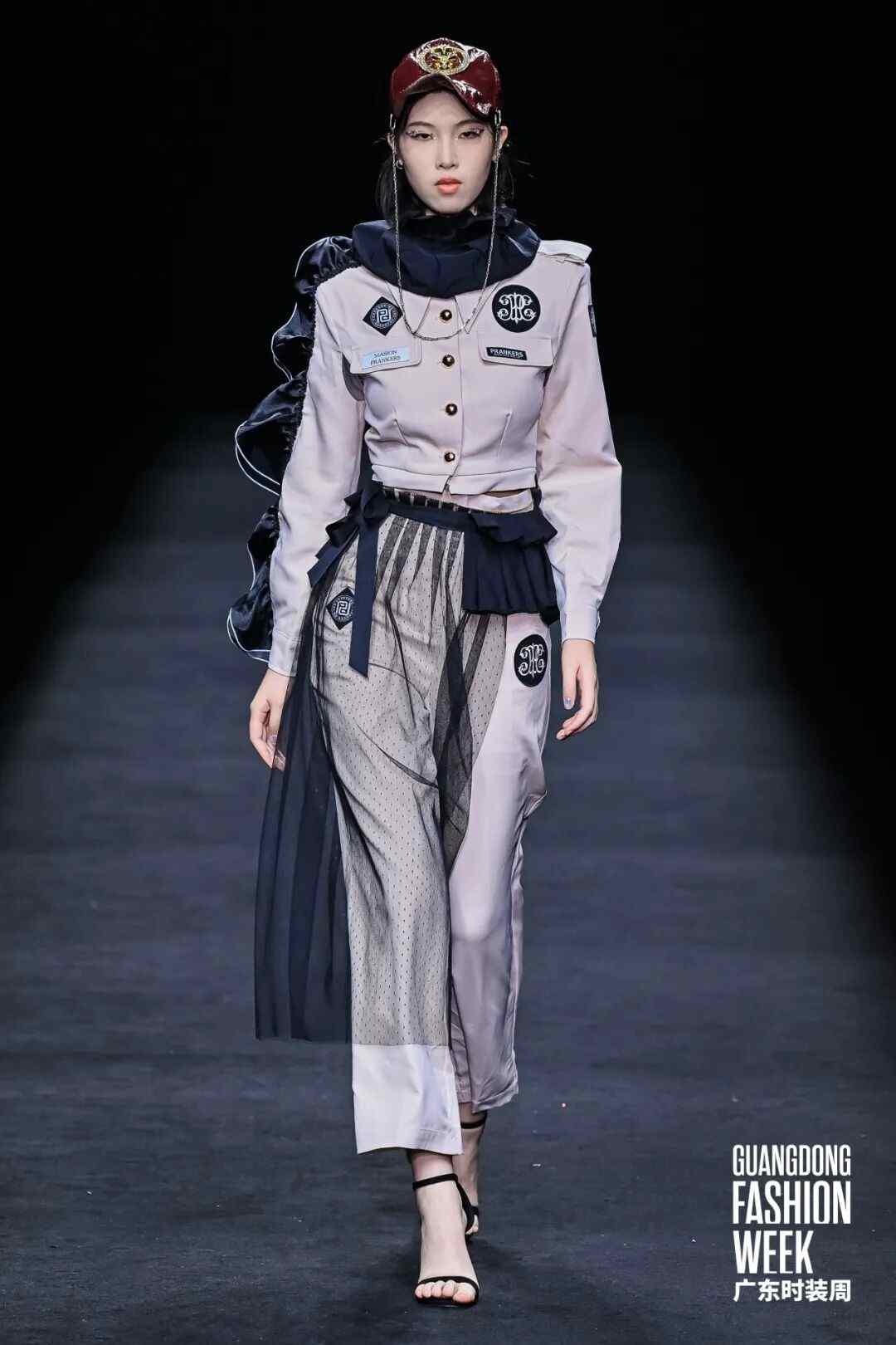 中韩时尚品牌联名发布秀展现跨文化潮流对话-美派服饰网(图13) 图片