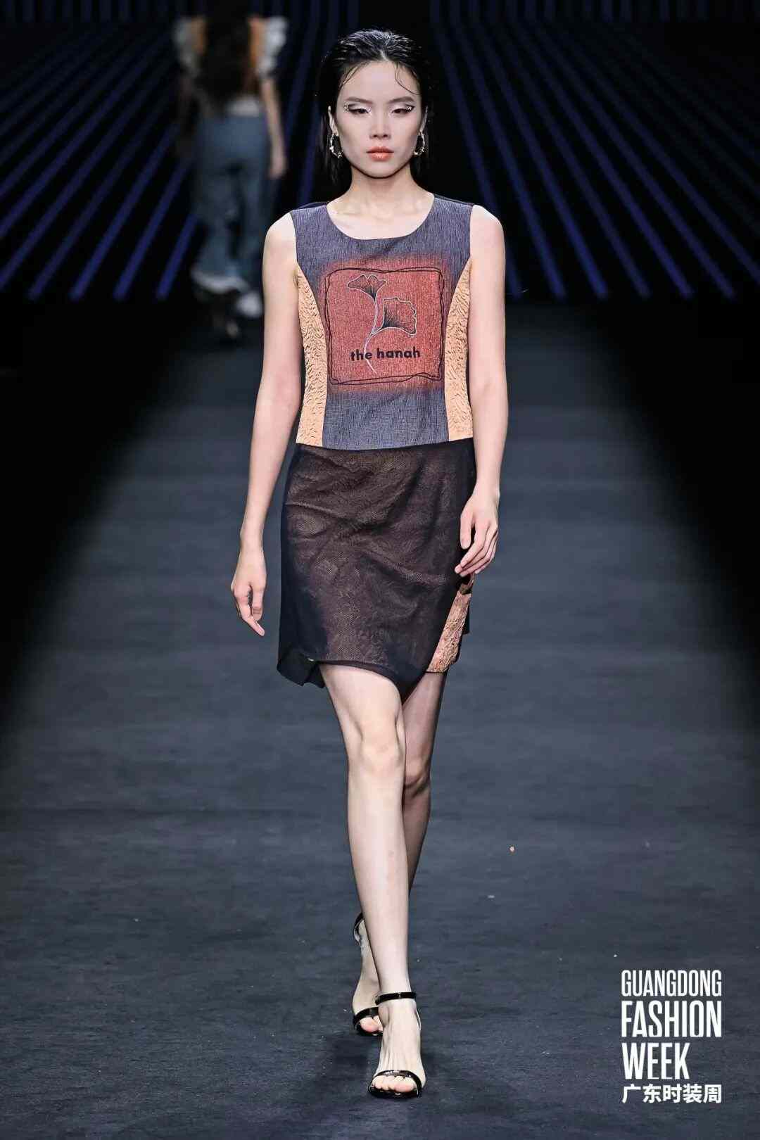 中韩时尚品牌联名发布秀展现跨文化潮流对话-美派服饰网(图15) 图片