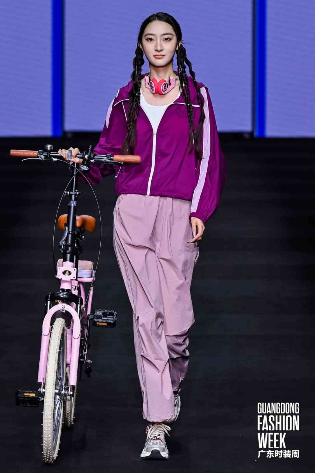 粤港澳大湾区时尚产业迎全运 运动时尚大秀展现创新活力-美派服饰网(图10) 图片