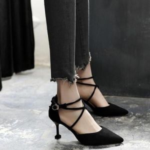 黑色尖头高跟鞋搭配指南：裤装裙装完美组合技巧-美派服饰网