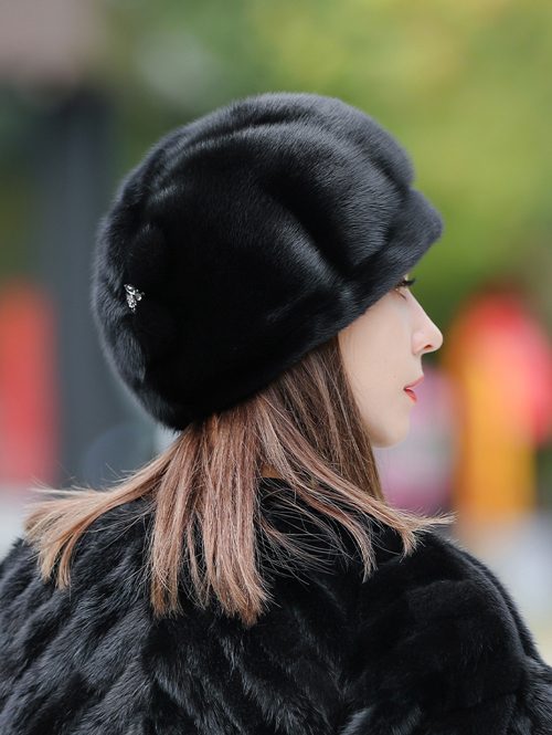 貂皮大衣搭配什么帽子好看？5种经典帽型推荐-美派服饰网(图1)