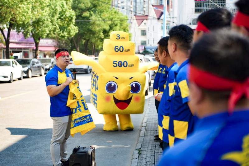 从三区大道到全国服装商户――德邦快递守护服装市场的速度与效率(图2)