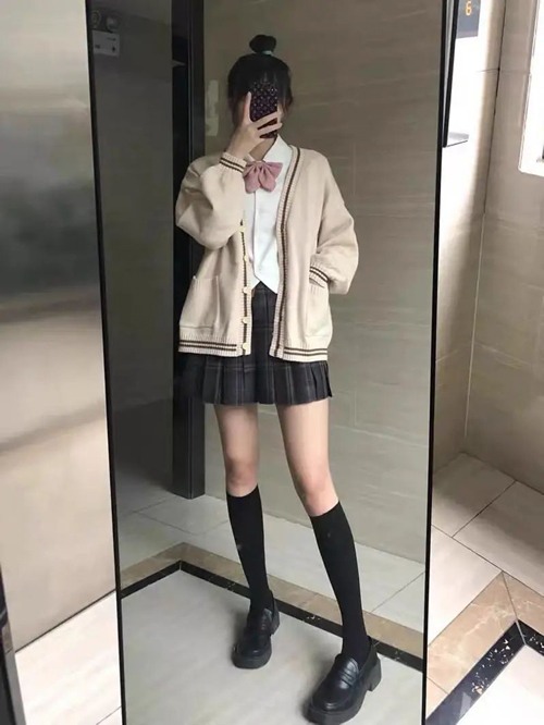 秋冬学院风穿搭(图1)