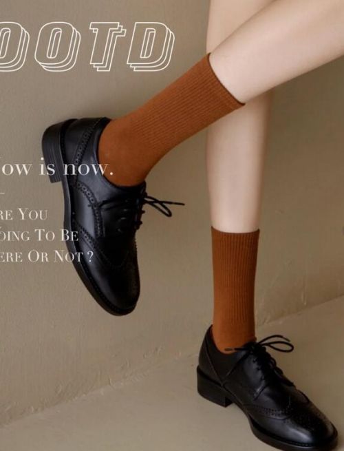 英伦风学生服搭配鞋子【图文】(图1) 英伦风学生服搭配鞋子【图文】(图1)