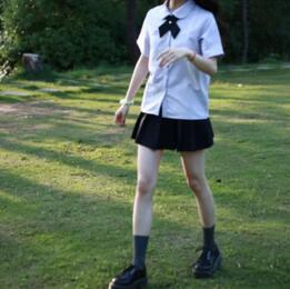 英伦风学生服搭配鞋子【图文】