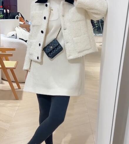 冬季白色短裙怎么搭配(图2) 冬季白色短裙怎么搭配(图2)