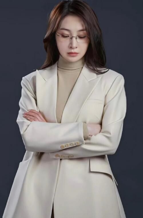 女士冬季西装搭配【图】(图2)