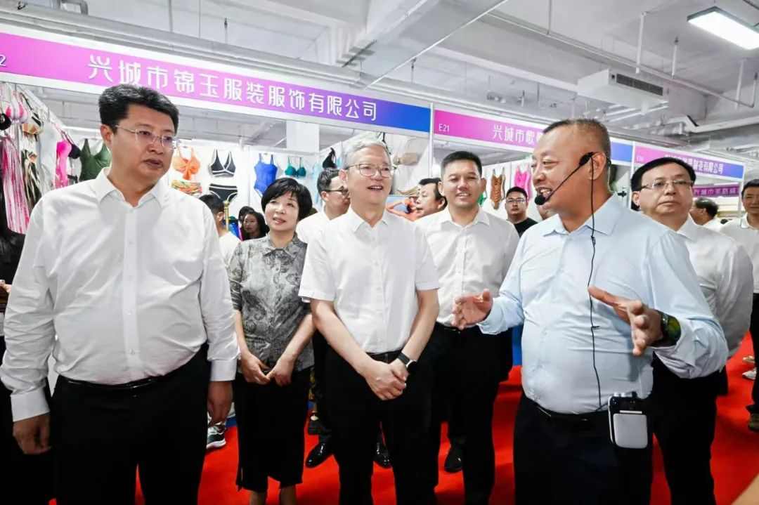 兴城泳装博览会启动出海新商机 全球采购商齐聚签约预计达10亿元-美派服饰网(图4) 图片