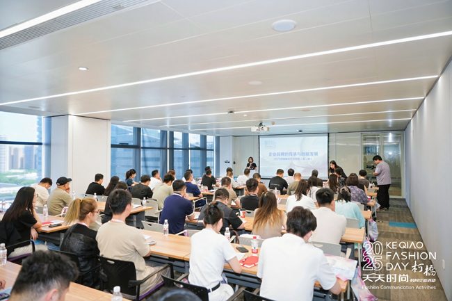 纺织企业品牌创新发展策略与时尚品牌建设路径-美派服饰网(图1) 纺织企业品牌创新发展策略与时尚品牌建设路径-美派服饰网(图1)