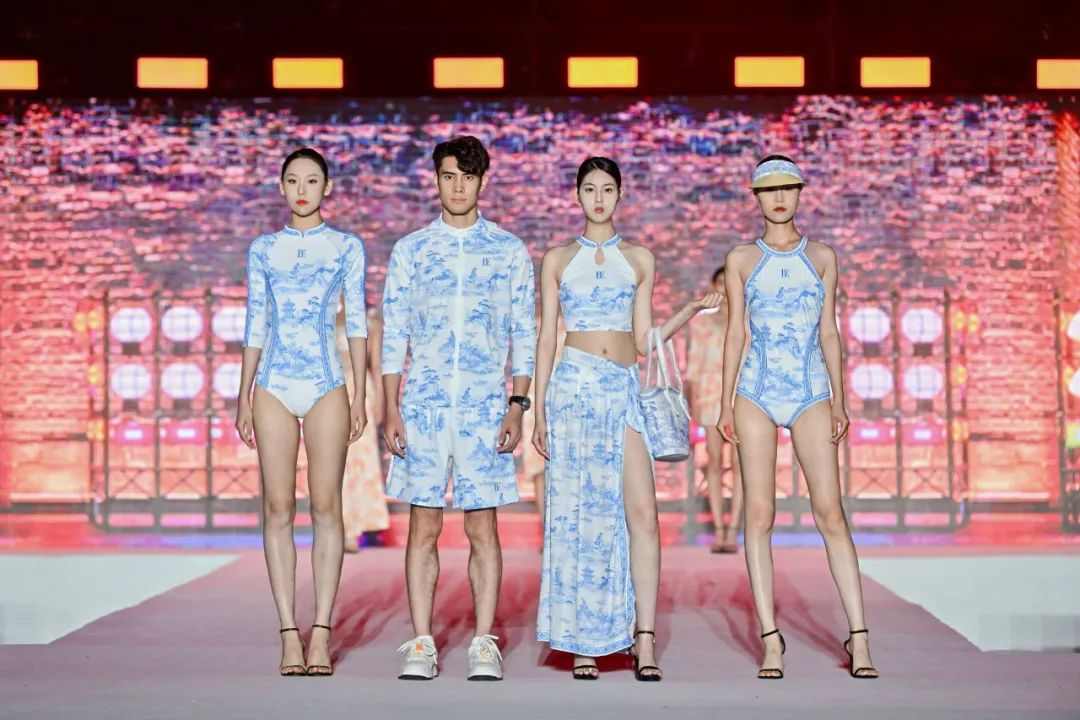 兴城泳装博览会启动出海新商机 全球采购商齐聚签约预计达10亿元-美派服饰网(图20) 图片