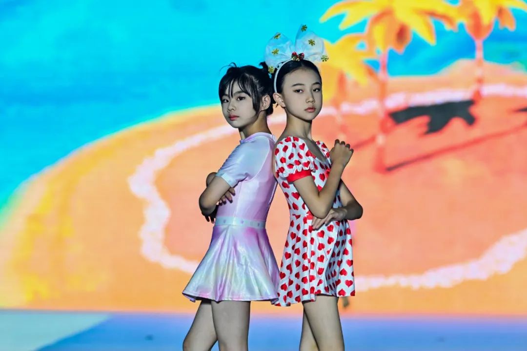 兴城泳装博览会启动出海新商机 全球采购商齐聚签约预计达10亿元-美派服饰网(图22) 图片