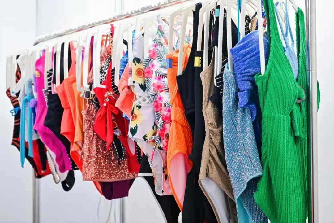 兴城泳装博览会启动出海新商机 全球采购商齐聚签约预计达10亿元-美派服饰网(图24) 图片