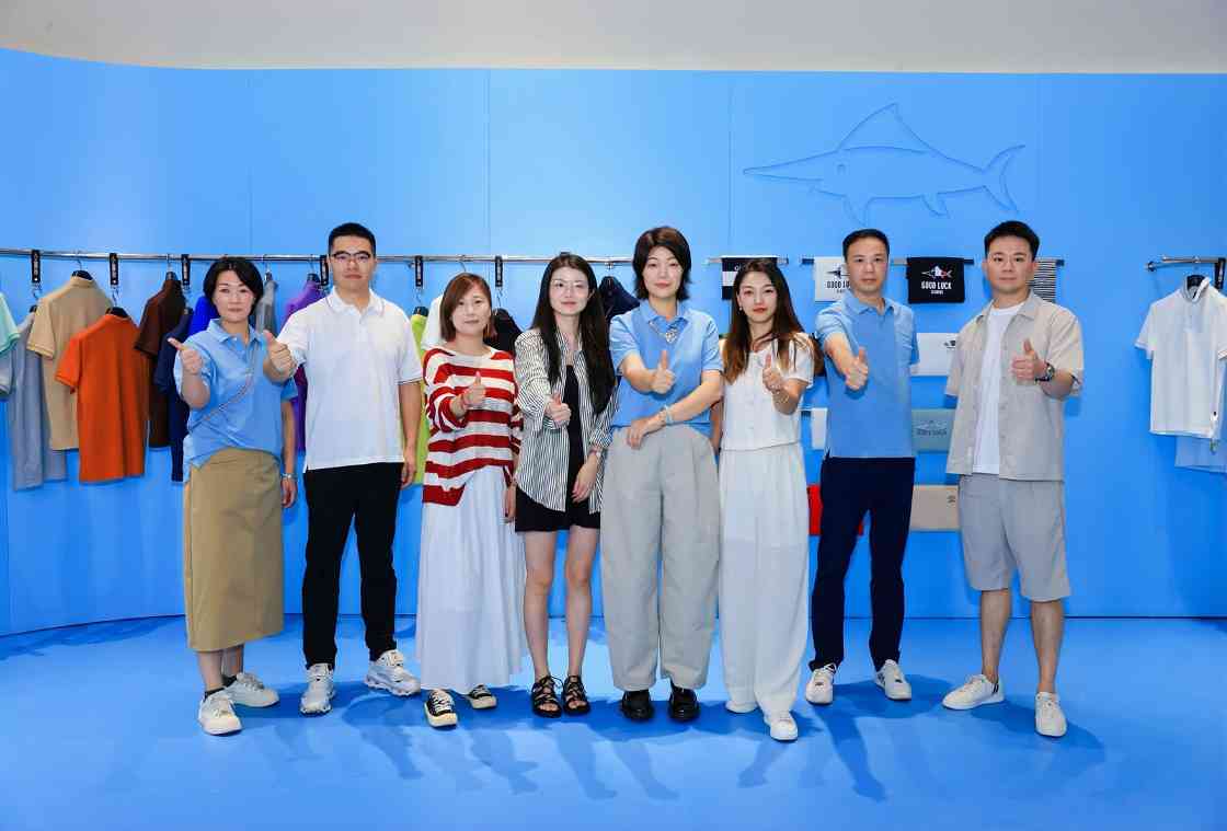 德鲨春夏订货会展现海洋文化时尚新潮流-美派服饰网(图8) 德鲨春夏订货会展现海洋文化时尚新潮流-美派服饰网(图8)
