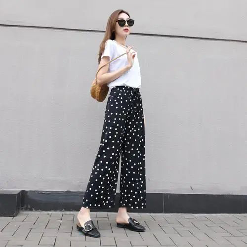 波点阔腿裤搭配技巧,10种时尚穿搭方案展现个性魅力-美派服饰网(图1) 波点阔腿裤搭配技巧,10种时尚穿搭方案展现个性魅力-美派服饰网(图1)