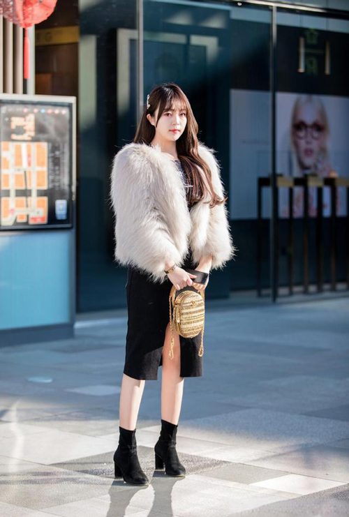皮草连衣裙搭配鞋子指南:10种时尚组合展现奢华魅力-美派服饰网(图1) 皮草连衣裙搭配鞋子指南:10种时尚组合展现奢华魅力-美派服饰网(图1)