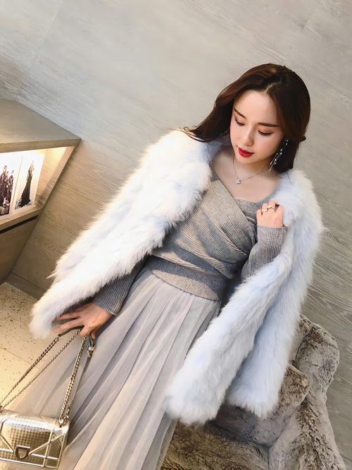 皮草连衣裙搭配鞋子指南:10种时尚组合展现奢华魅力-美派服饰网(图2) 皮草连衣裙搭配鞋子指南:10种时尚组合展现奢华魅力-美派服饰网(图2)