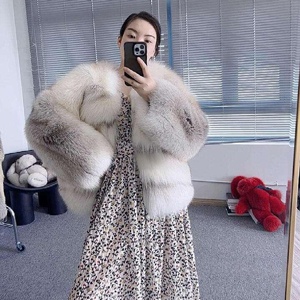 皮草连衣裙搭配鞋子指南：10种时尚组合展现奢华魅力-美派服饰