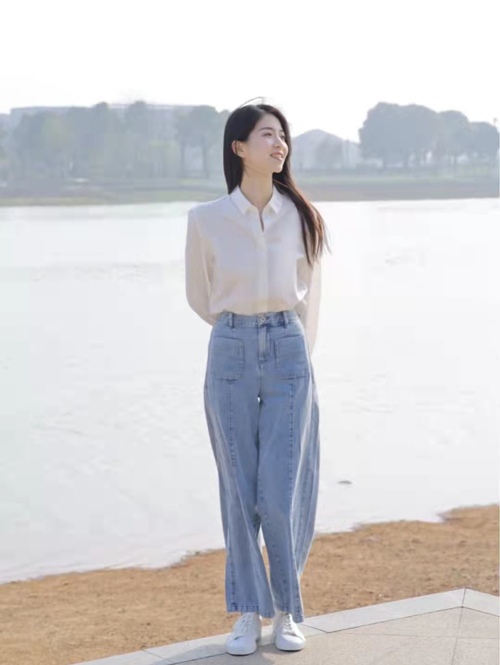 宽松白衬衫搭配什么下装最时尚?10种经典组合推荐-美派服饰网(图2) 宽松白衬衫搭配什么下装最时尚?10种经典组合推荐-美派服饰网(图2)