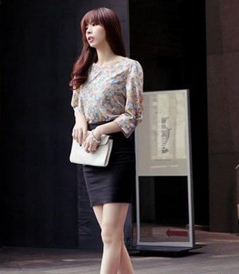 黑色短裙搭配什么上衣好看？8种时尚穿搭方案推荐-美派服饰网(图2)