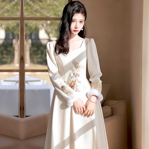 冬季伴娘礼服搭配指南：保暖优雅的时尚选择-美派服饰网(图3)