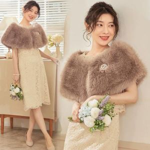 冬季伴娘礼服搭配指南：保暖优雅的时尚选择-美派服饰网