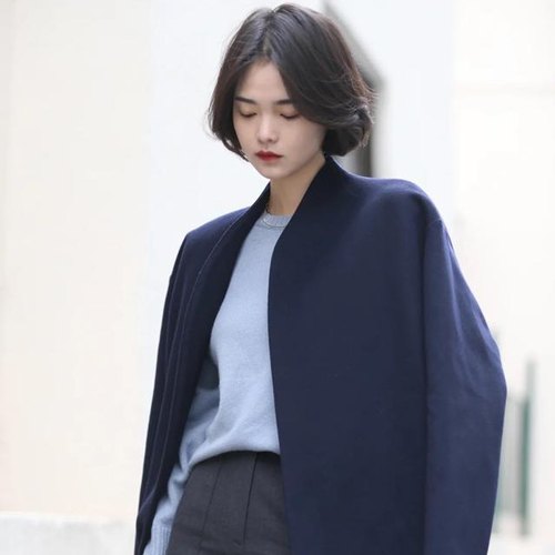 藏青色风衣搭配什么上衣好看 这样穿显气质又时尚-美派服饰网(图3)