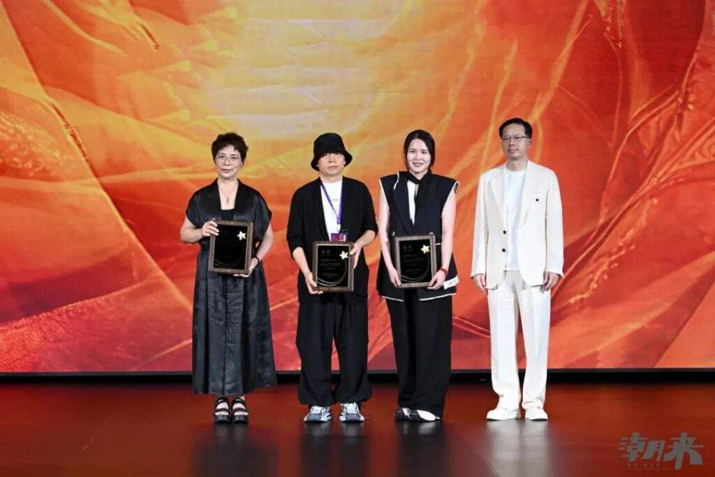 第二十八届真皮标志杯国际皮革时装设计大赛圆满落幕-美派服饰网(图14) 第二十八届真皮标志杯国际皮革时装设计大赛圆满落幕-美派服饰网(图14)