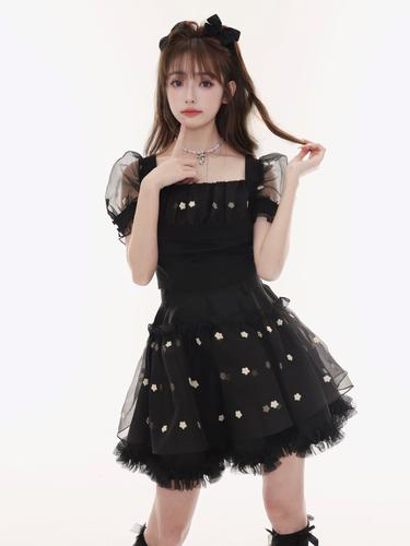 黑色蓬蓬裙搭配什么上衣好看 7种时尚穿搭组合推荐-美派服饰网(图2)