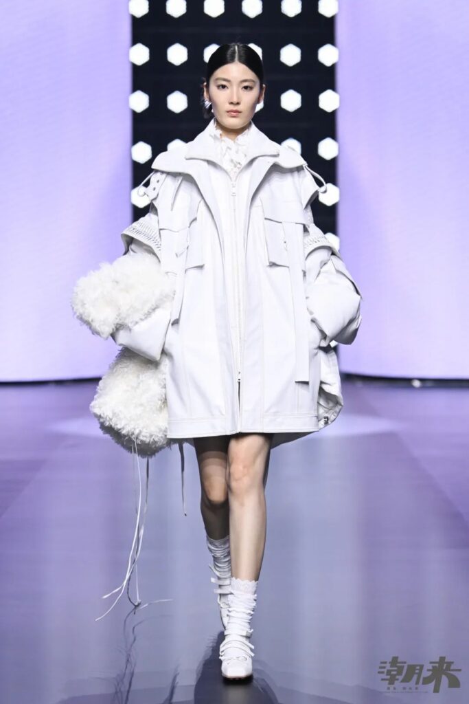 第二十八届真皮标志杯国际皮革时装设计大赛圆满落幕-美派服饰网(图22) 第二十八届真皮标志杯国际皮革时装设计大赛圆满落幕-美派服饰网(图22)