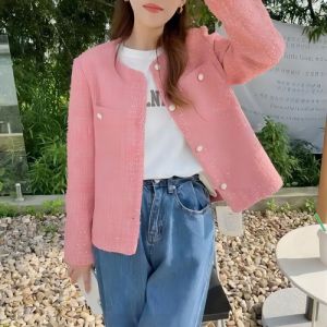 粉色外套搭配什么颜色内搭好看？5种经典配色方案推荐-美派服饰