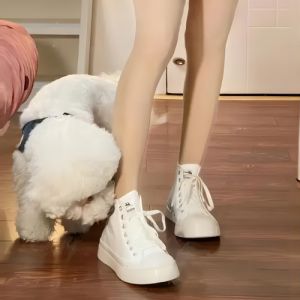 帆布鞋配短裙穿搭指南：轻松打造时尚休闲造型-美派服饰网