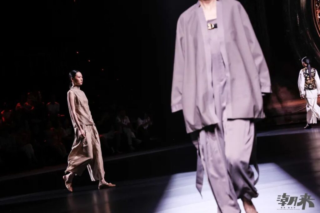 机械隐修与灵脉复苏的时尚交融，探索科技与传统的美学边界-美派服饰网(图11)