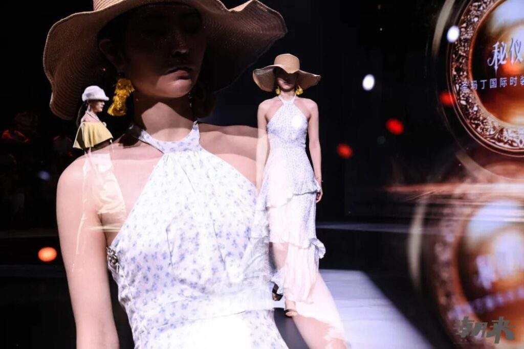 机械隐修与灵脉复苏的时尚交融，探索科技与传统的美学边界-美派服饰网(图12)