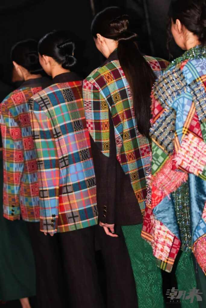 九野拾遗北京服装学院专场发布 传统纹样与现代设计融合-美派服饰网(图4) 九野拾遗北京服装学院专场发布 传统纹样与现代设计融合-美派服饰网(图4)