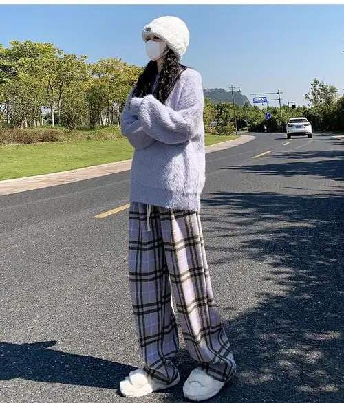 格子阔腿裤搭配技巧，轻松穿出时尚优雅气质-美派服饰网(图3)