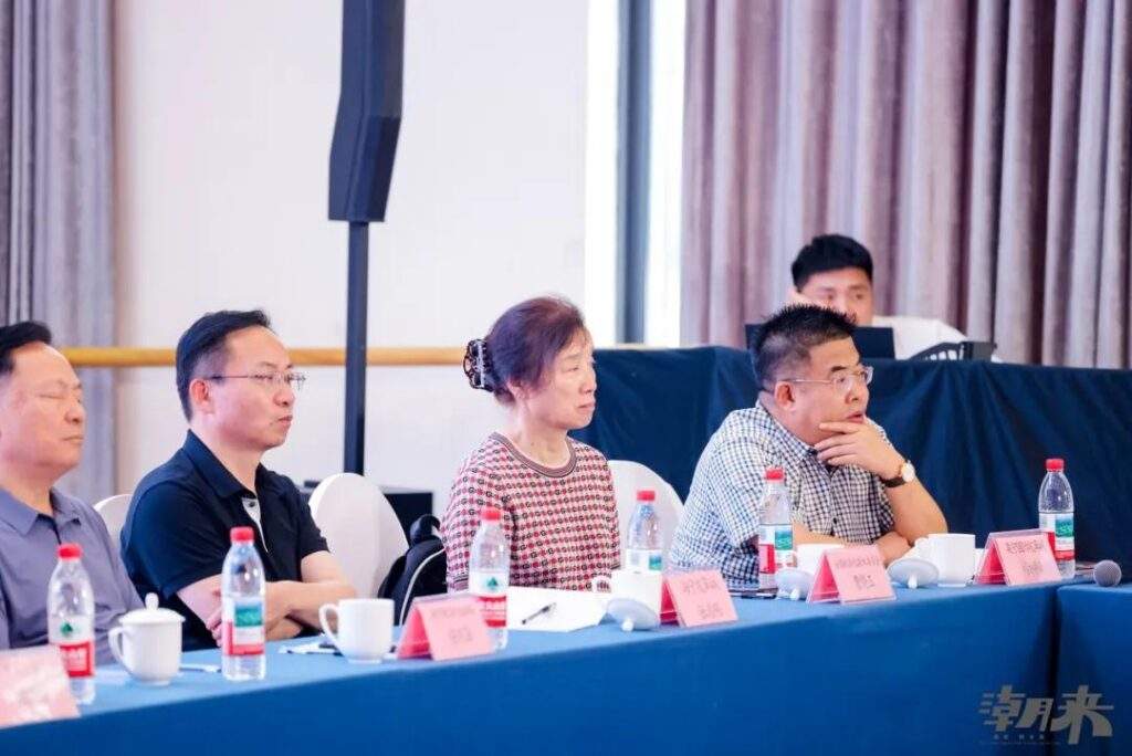 皮革毛皮产业十五五规划座谈会在海宁召开，共谋绿色转型高质量发展新路径-美派服饰网(图21)