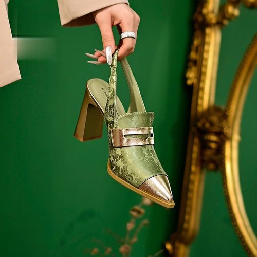 绿色高跟鞋搭配技巧，打造清新时尚穿搭风格-美派服饰网(图3)