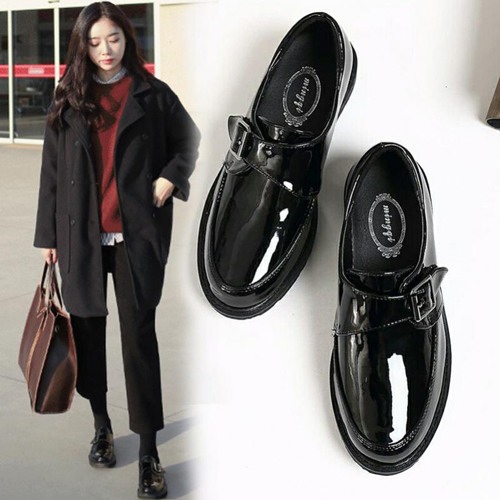 女士黑色平底皮鞋搭配指南：轻松驾驭各种场合穿搭-美派服饰网(图3)