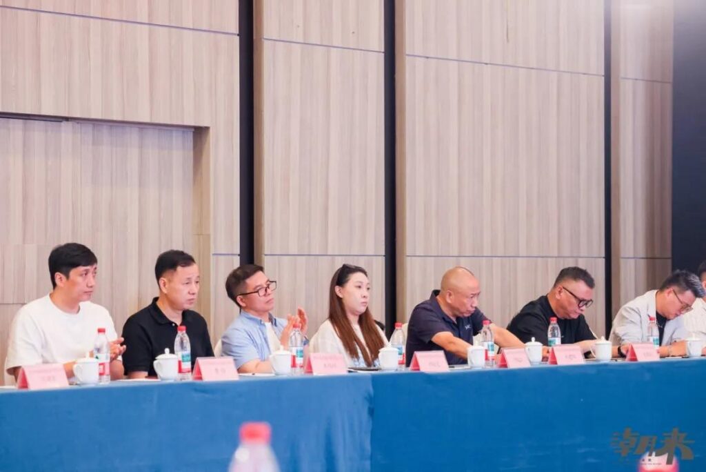 皮革毛皮产业十五五规划座谈会在海宁召开，共谋绿色转型高质量发展新路径-美派服饰网(图23)