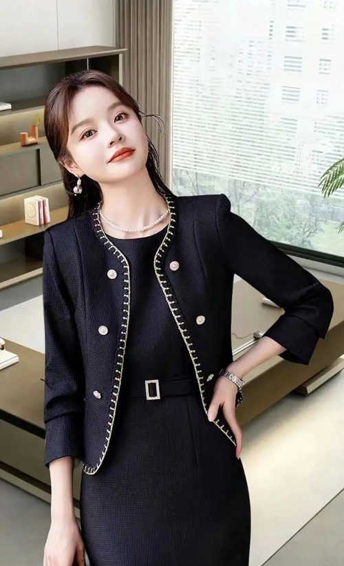 黑色裙子外套怎么搭？小香风单品打造优雅高贵造型-美派服饰网(图1)