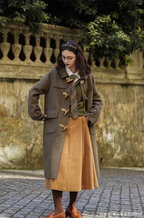 打造复古英伦风穿搭，掌握这些经典元素轻松穿出优雅气质-美派服饰网(图2)