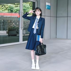 英伦风校服搭配什么鞋子?