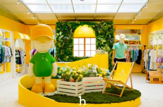 宋佳现身HAZZYS多彩夏日快闪店 解锁父亲节穿搭与爱宠故事-美派服饰网(图2) 宋佳现身HAZZYS多彩夏日快闪店 解锁父亲节穿搭与爱宠故事-美派服饰网(图2)