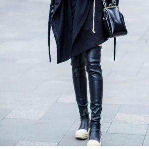 长靴配外套穿搭指南：6种经典组合打造时尚造型-美派服饰网