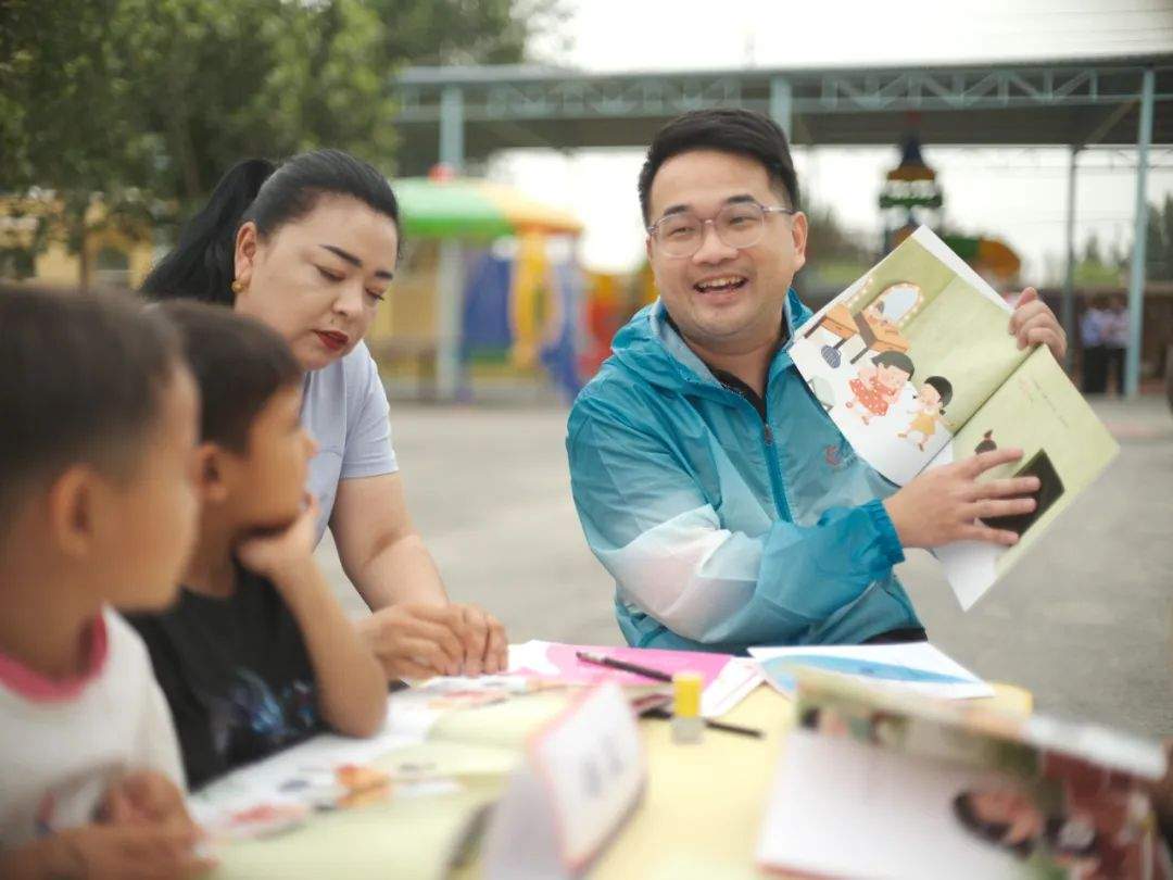 玩具行业爱心接力 千余名边疆儿童获赠玩教具物资-美派服饰网(图7) 图片