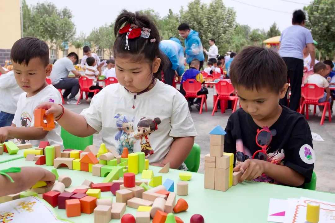玩具行业爱心接力 千余名边疆儿童获赠玩教具物资-美派服饰网(图10) 图片