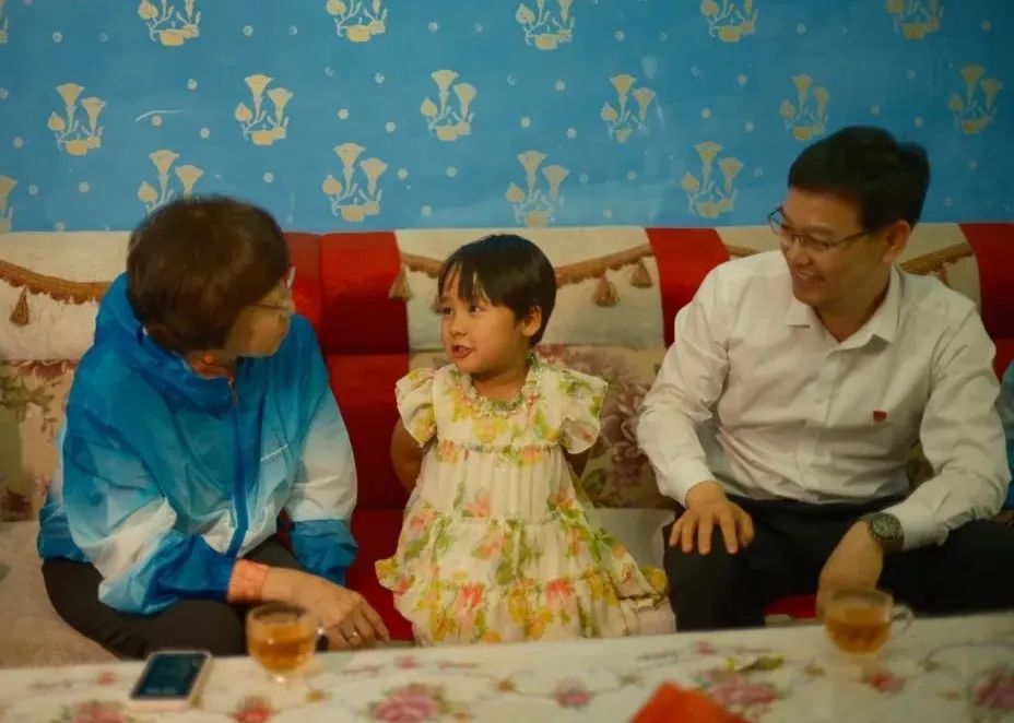 玩具行业爱心接力 千余名边疆儿童获赠玩教具物资-美派服饰网(图17) 图片